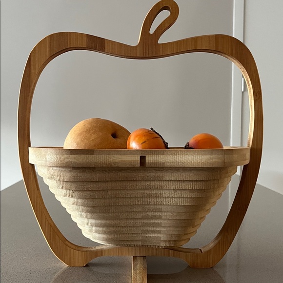 Bonnie & Pop New York Other - Wooden serving tray converts to basket - apple shape